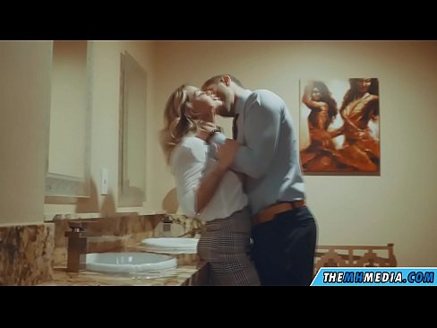 ❤️ Cum busty flava seducit in latrinae publicae Just porn at porn la.com-pornzog.ru